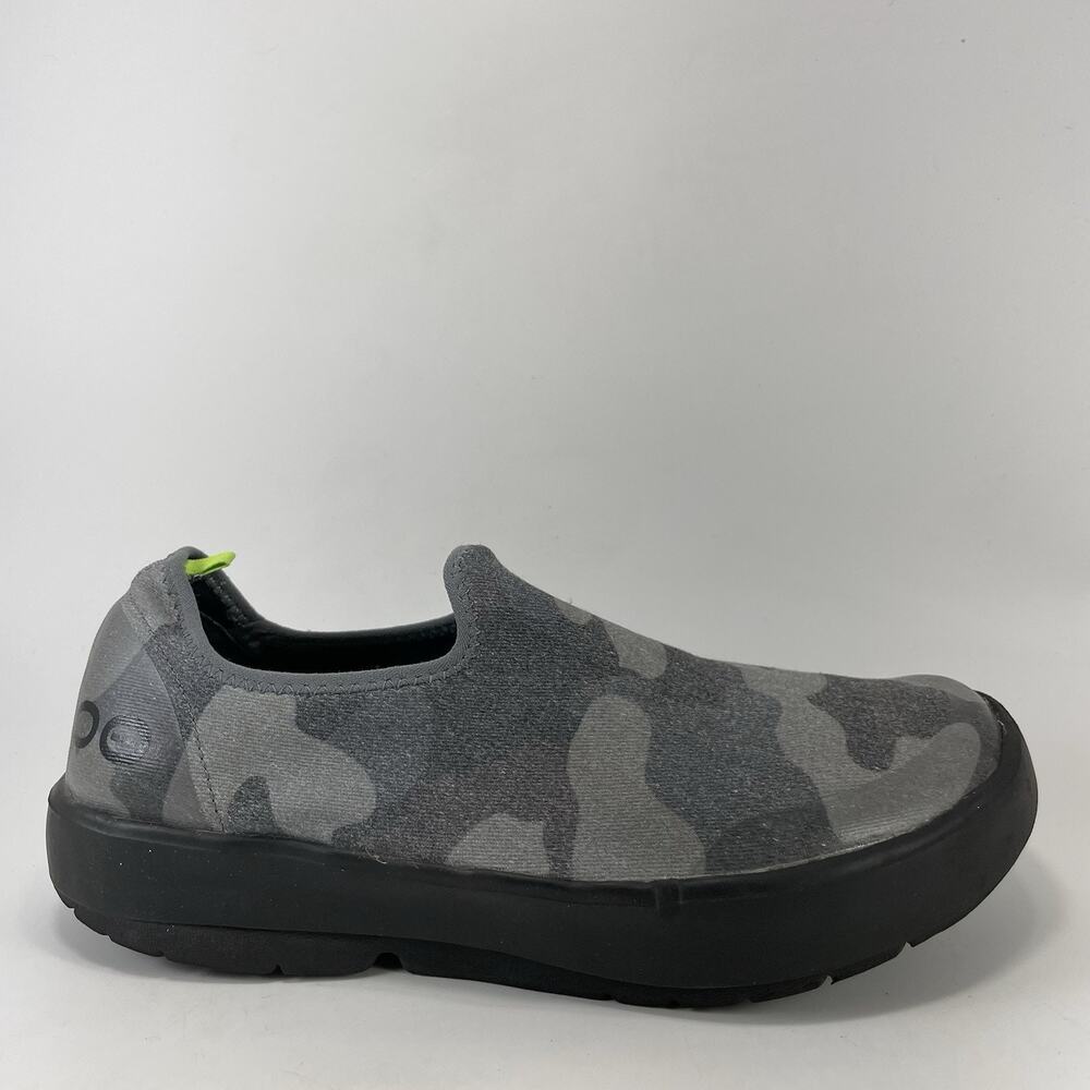 Oofos Oomg eeZee Grey Camouflage Recovery Loafers Womens Size 9.5 Slip On